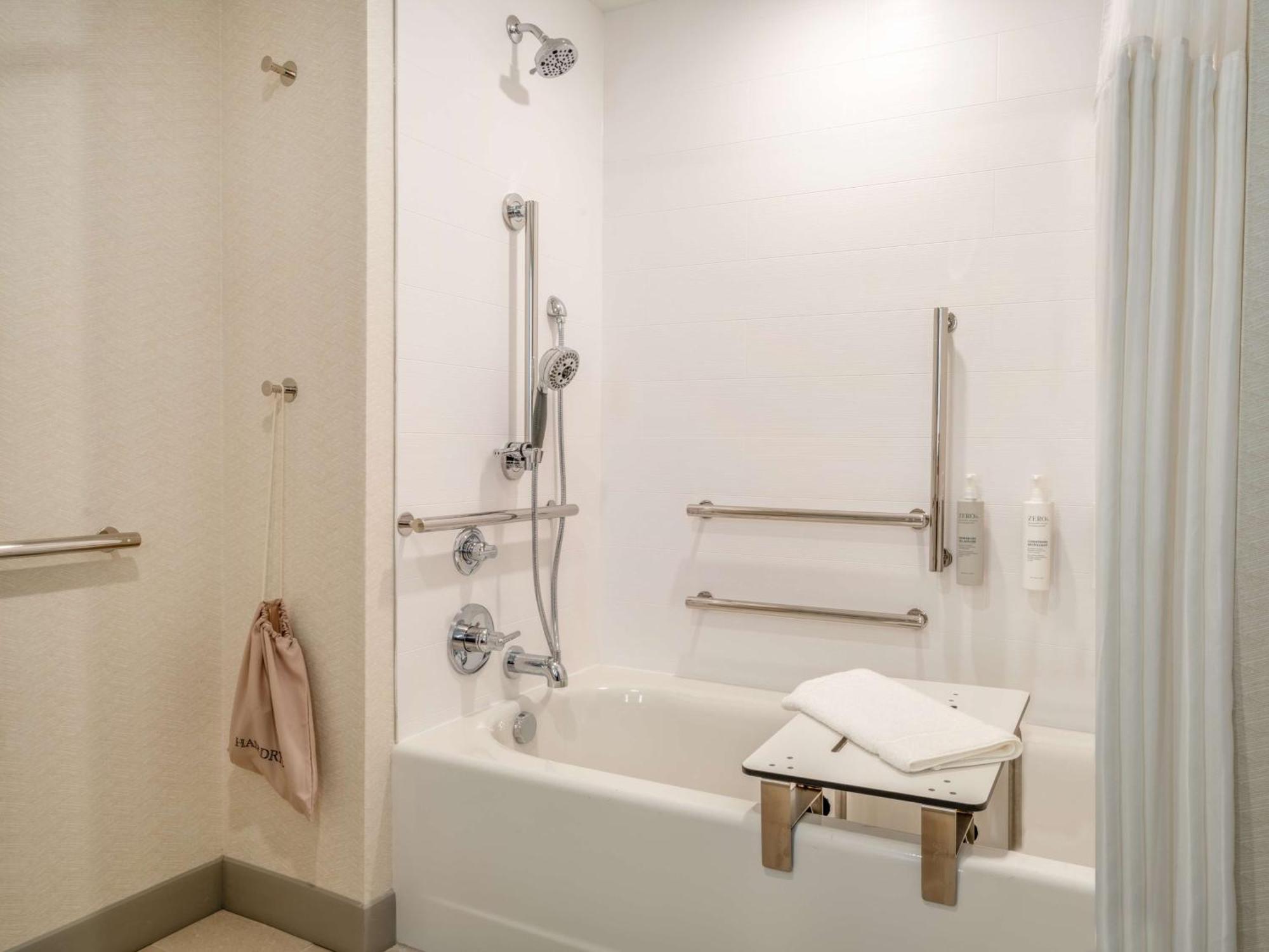 Hilton Garden Inn Jeffersonville, In ภายนอก รูปภาพ